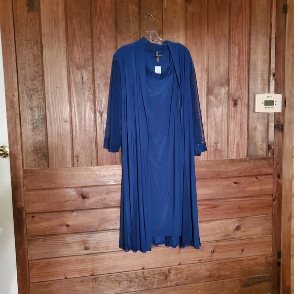 Semi-Formal Dress - Picture 1 of 5